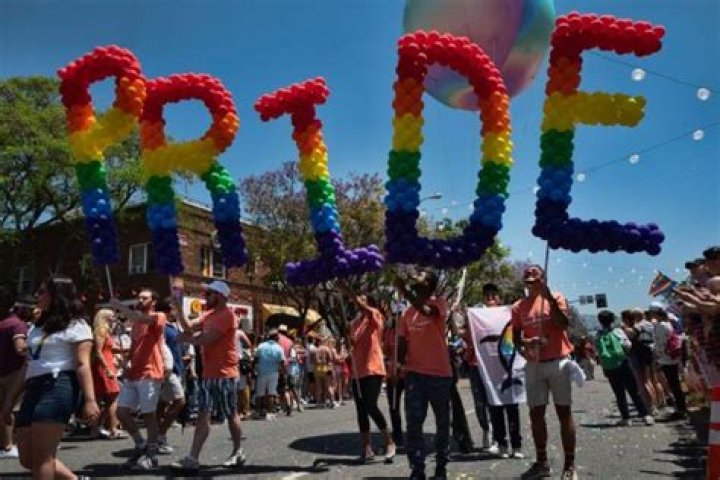 2019 Los Angeles Pride – Pics Of The Parade & More – Hollywood Life