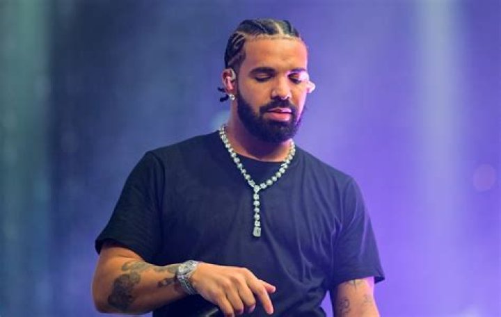 5 Things About British Rapper & Drake’s New Date – Hollywood Life