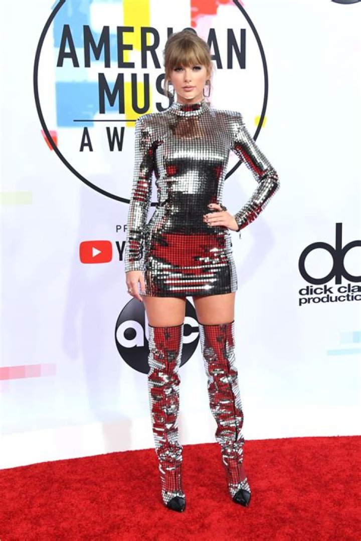 AMAs 2018 Style — See The Red Carpet’s Best Hair & Makeup