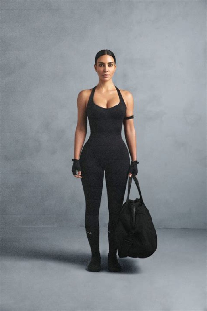 Amy Schumer Wears Kim Kardashian’s SKIMS Catsuit: Photo – Hollywood Life