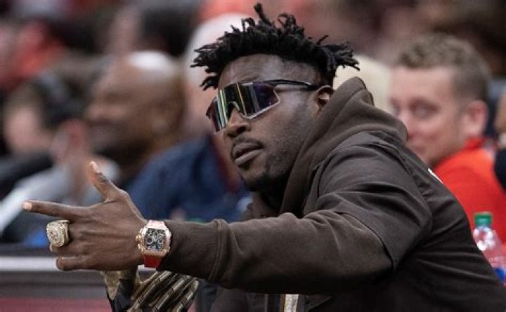 Antonio Brown Celebrity Profile – Hollywood Life