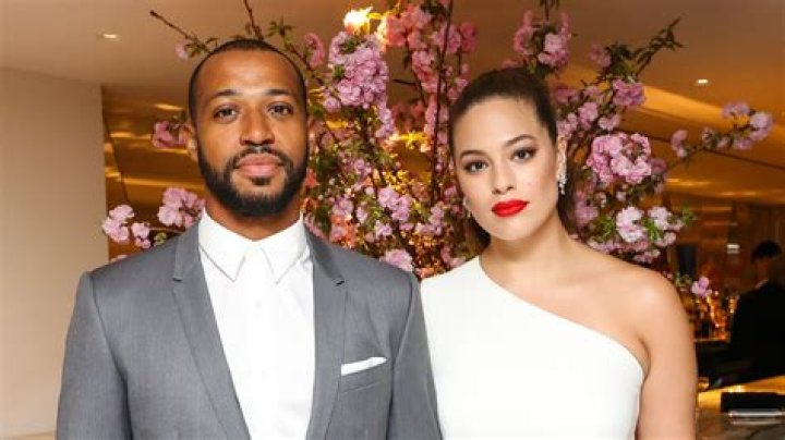 Ashley Graham & Husband Justin Ervin Expecting First Baby On 9-Year Wedding Anniversary — Watch