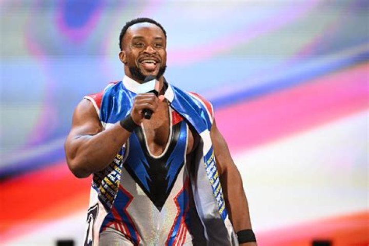 Big E Breaks His Neck After Falling On His Head During WWE Smackdown – Hollywood Life
