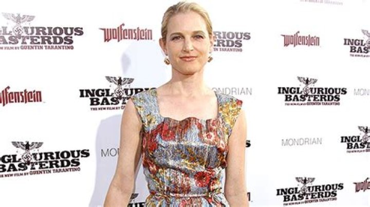 Bridget Fonda Makes Rare Appearance in Los Angeles: Photos – Hollywood Life