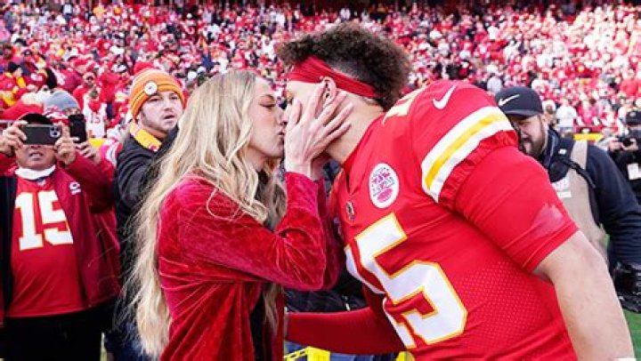 Brittany Mahomes Passionately Kisses Patrick Before He Hits The Field To ‘Pregame’: Photos