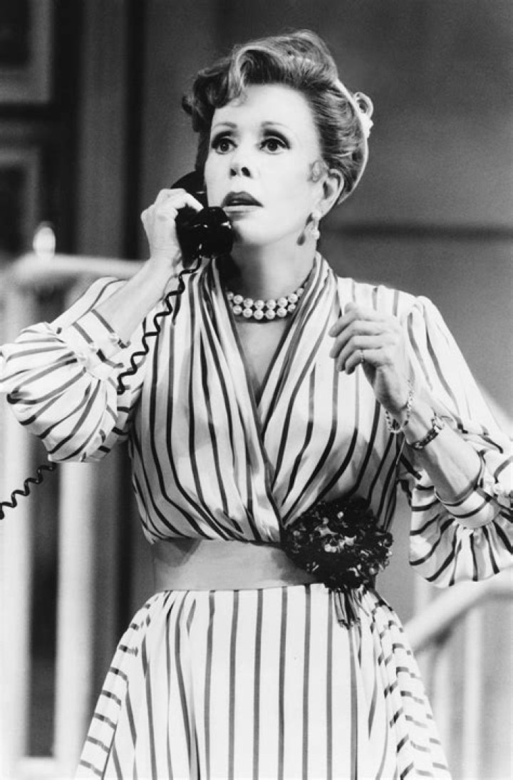 Carol Burnett Young: Photos – Hollywood Life
