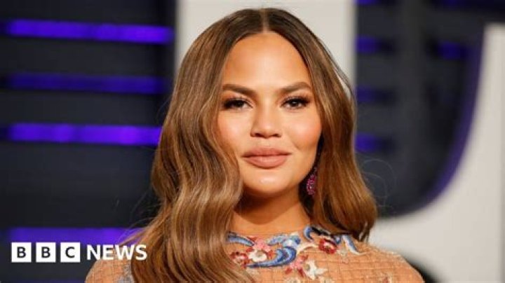 Chrissy Teigen Publicly Apologizes For Bullying Courtney Stodden: ‘I’m So Sorry’