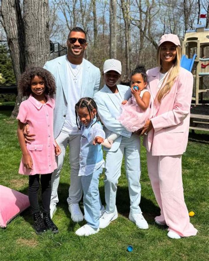 Ciara Cozies Up With Her ‘Amor’ Russell Wilson In Gorgeous Selfie At Home — See Pic