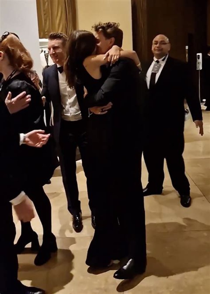 Couple Caught Kissing Backstage – Hollywood Life
