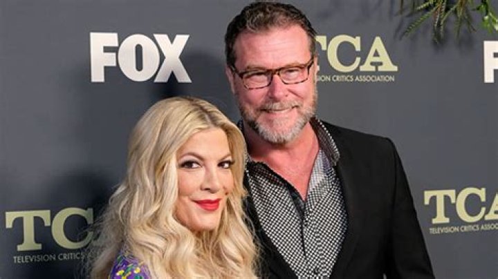 Dean McDermott Reveals His Alcoholism Led to Tori Spelling Divorce – Hollywood Life