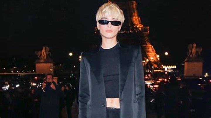 Dixie D’Amelio Blonde Hair Makeover At Paris Fashion Week: Photos – Hollywood Life
