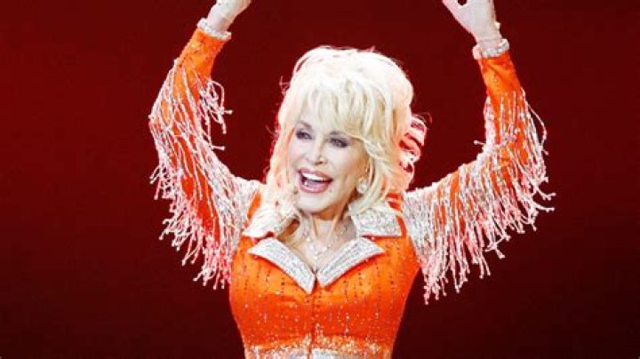 Dolly Parton Recreates ‘Playboy’ Photo Shoot — Watch Video – Hollywood Life
