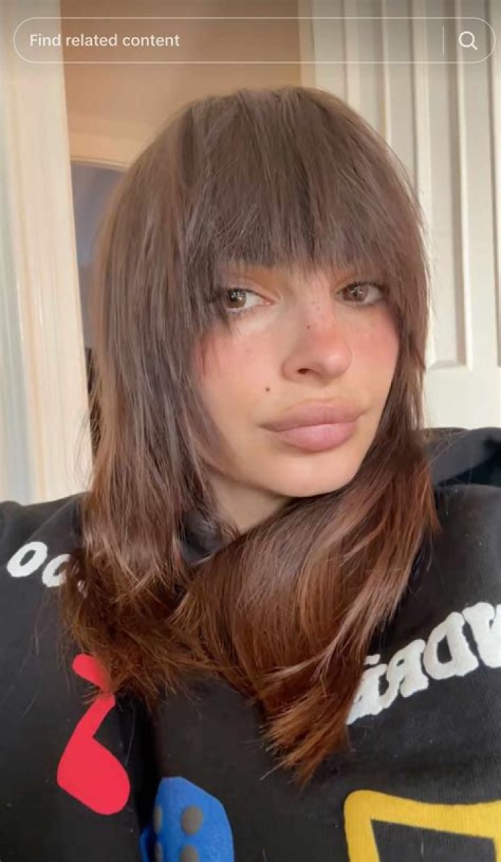 Emily Ratajkowski Debuts Bangs In Backless Shirt — Before & After Photos Of Her Hair Makeover