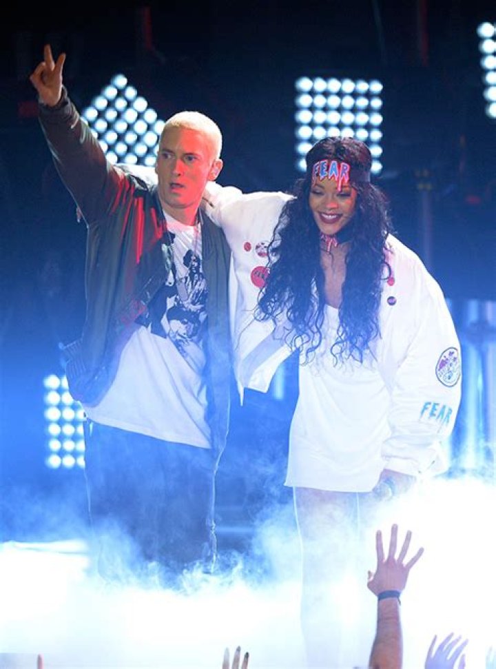 Eminem & Rihanna Hooking Up? He Drops Hits Of Relationship In ‘Shady XV’ Song’ – Hollywood Life