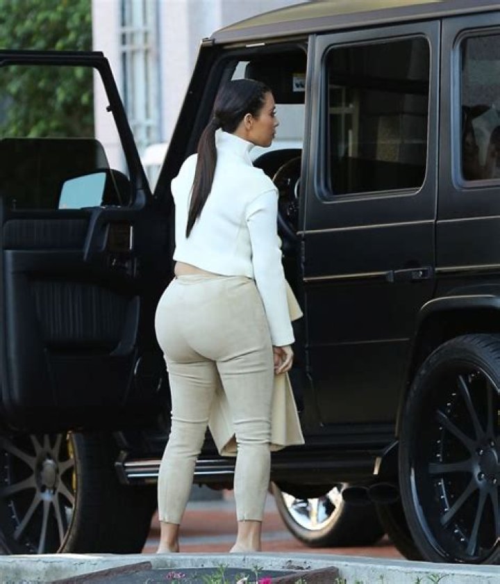 Fake Boobs & Butt — Karla Kardashian – Hollywood Life