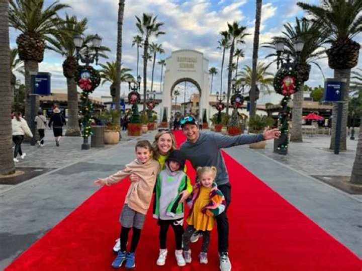 Family Vacation’ – Hollywood Life