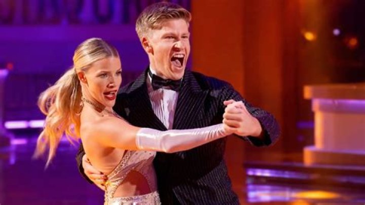 How He’s Avoiding Injuries With Sharna On ‘DWTS’ – Hollywood Life