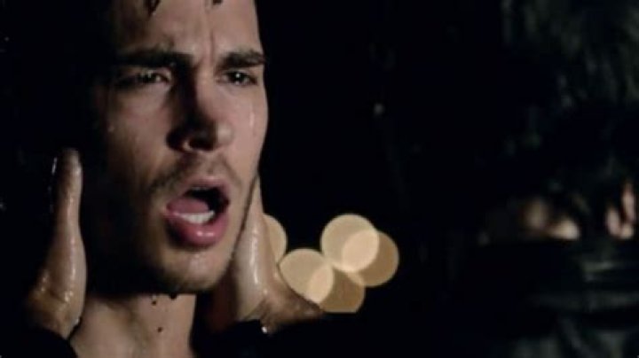 Ian Somerhalder & Chris Wood Lock Lips – Hollywood Life