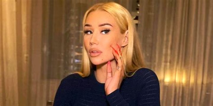 Iggy Azalea’s Alleged Private Pics Leak & Fans React On Twitter – Hollywood Life