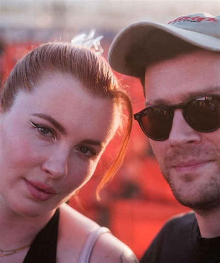 Ireland Baldwin Kisses Boyfriend In Paris: Photos – Hollywood Life
