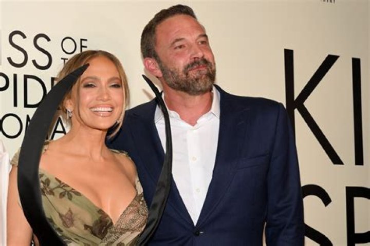 Jennifer Lopez Sits On Ben Affleck’s Lap As They Kiss & Giggle While On Vacation In Italy – Photos