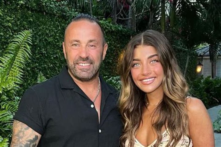 Joe Giudice Asks To Officially Leave Family & Move Back To Italy During His Deportation Appeal