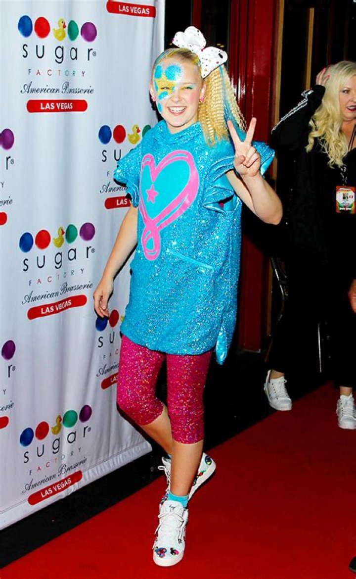 JoJo Siwa Brings Back Her Ponytail & Dances After Pixie Cut: Watch – Hollywood Life