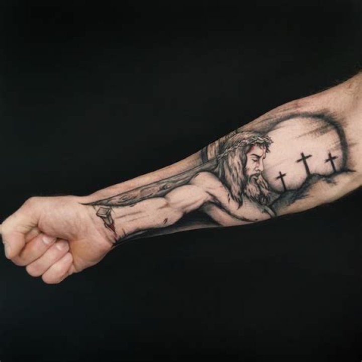 Justin Trudeau Reveals Arm Tattoo & We’re Obsessed — What’s On The PM’s Arm?
