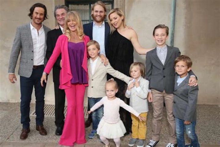 Kate Hudson & Her Three Kids Vacation In Italy Together: Photos – Hollywood Life