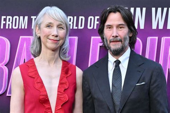 Keanu Reeves & GF Alexandra Grant Step Out To Berlin Art Gallery With His ‘Matrix 4’ Co-Stars