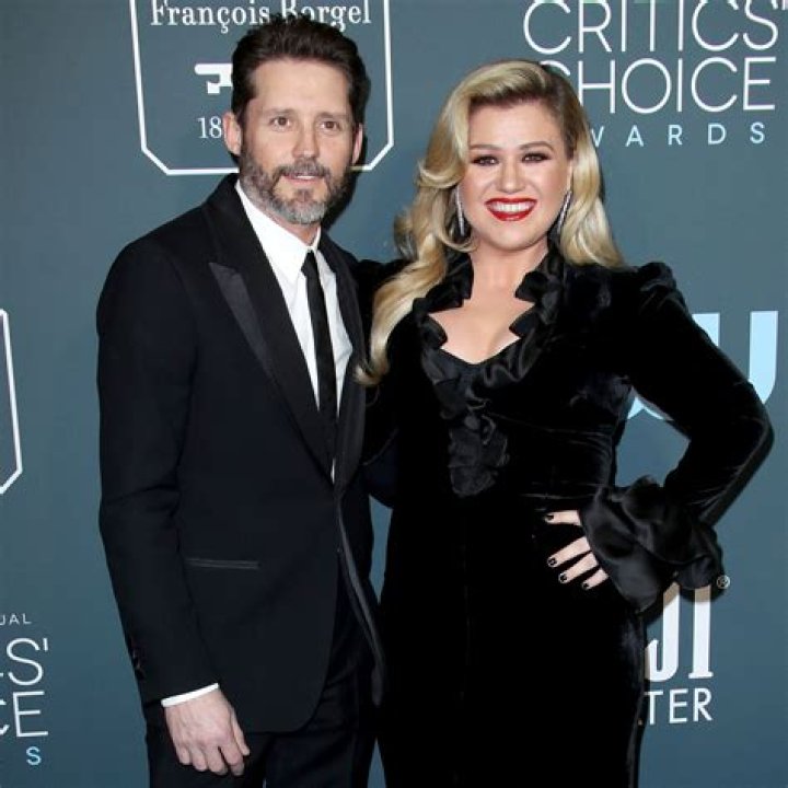 Kelly Clarkson & Brandon Blackstock Divorce Settlement Details – Hollywood Life