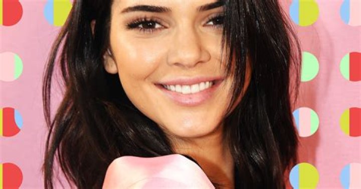Kendall Jenner’s Favorite Makeup — Get Her Exact Look & Tips From Makeup Artist