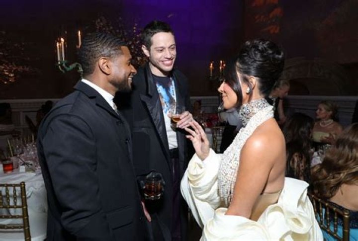 Kim Kardashian & Pete Davidson ‘Cooked, Cuddled & Laughed’ During ‘Romantic’ Australian Rendezvous