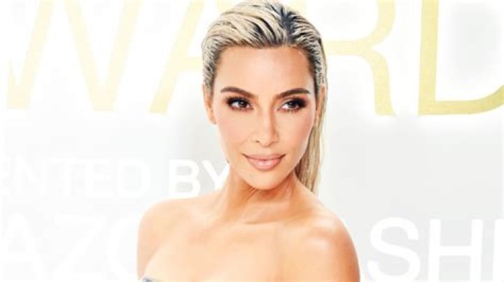 Kim Kardashian’s Glowing White Bikini: Photo – Hollywood Life