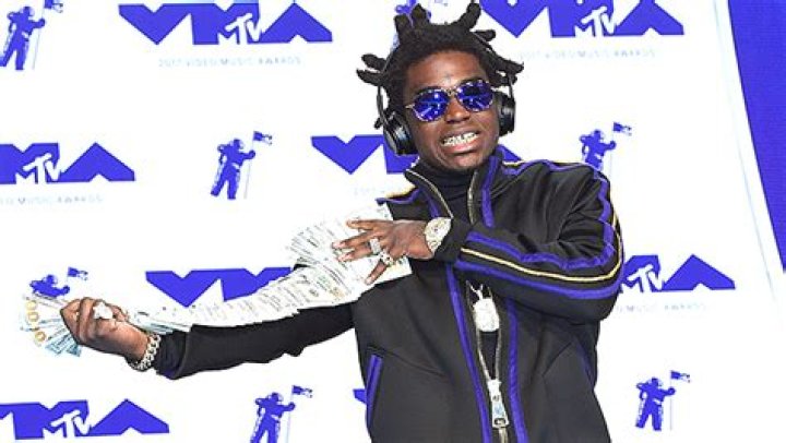 Kodak Black Angers Fans For Throwing Thousands Of Dollars Off A Boat – Hollywood Life