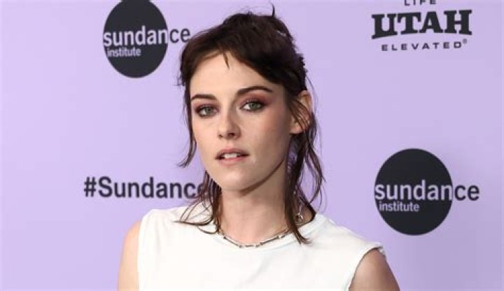 Kristen Stewart’s Favorite Scene — Robert Pattinson’s Dance At Prom – Hollywood Life