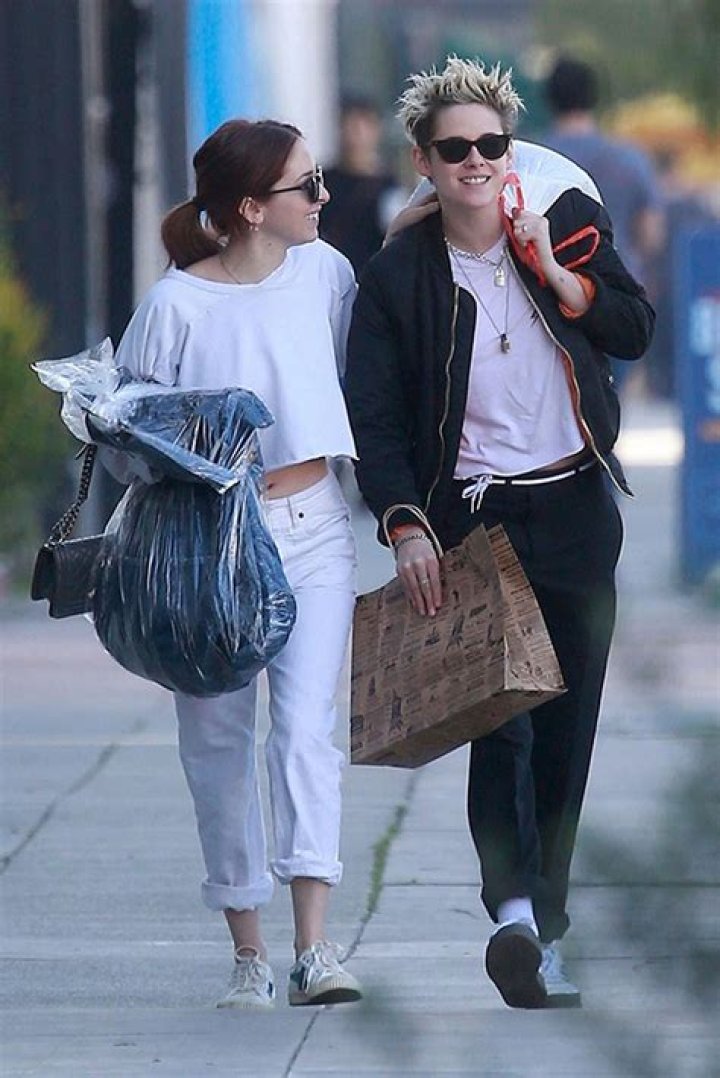 Kristen Stewart & Sara Dinkin — PICS