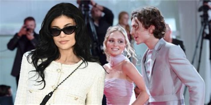 Kylie Jenner’s Wallpaper Is a Photo of Her and Timothee Chalamet – Hollywood Life