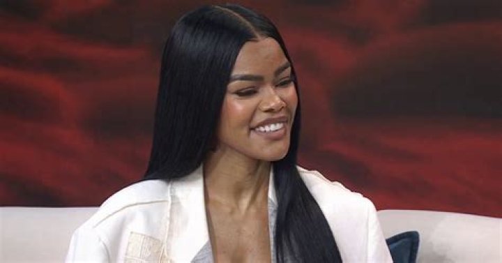 La La Anthony’s Lap Dance From Teyana Taylor At Concert – Watch – Hollywood Life