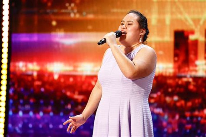 Lavender Darcangelo Earns Heidi Klum’s Golden Buzzer – Hollywood Life