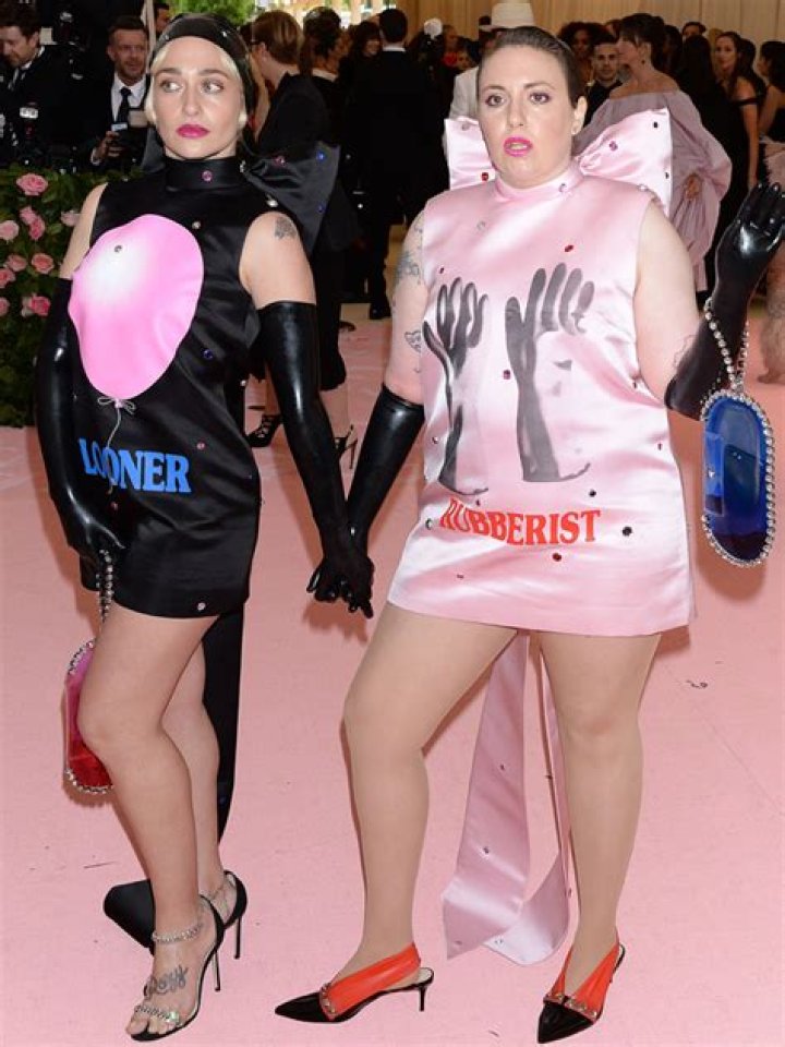 Lena Dunham’s Dress At Met Gala 2019 – Photos Of Her Rubber Gloves – Hollywood Life