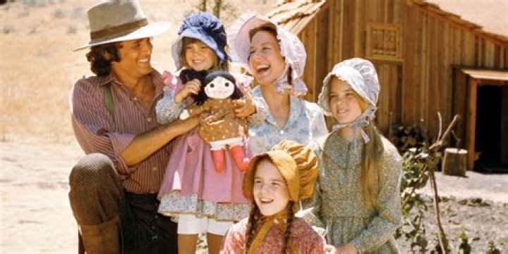 ‘Little Life On The Prairie’ — Photos Of The Show – Hollywood Life