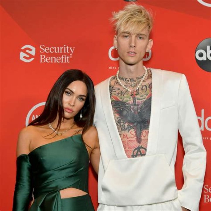 Machine Gun Kelly Confirms He ‘Wears Blood’ Around His Neck & Fans Are Convinced It’s GF Megan Fox’s