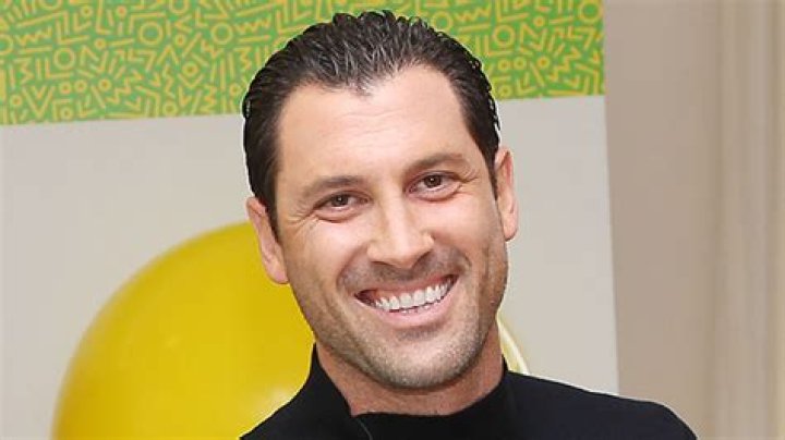 Maksim Chmerkovskiy Celebrity Profile – Hollywood Life