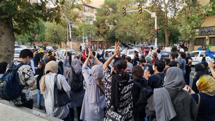 Meghan Markle Makes Rare Appearance To Support Iranian Protesters: ‘Women, Life, Freedom’