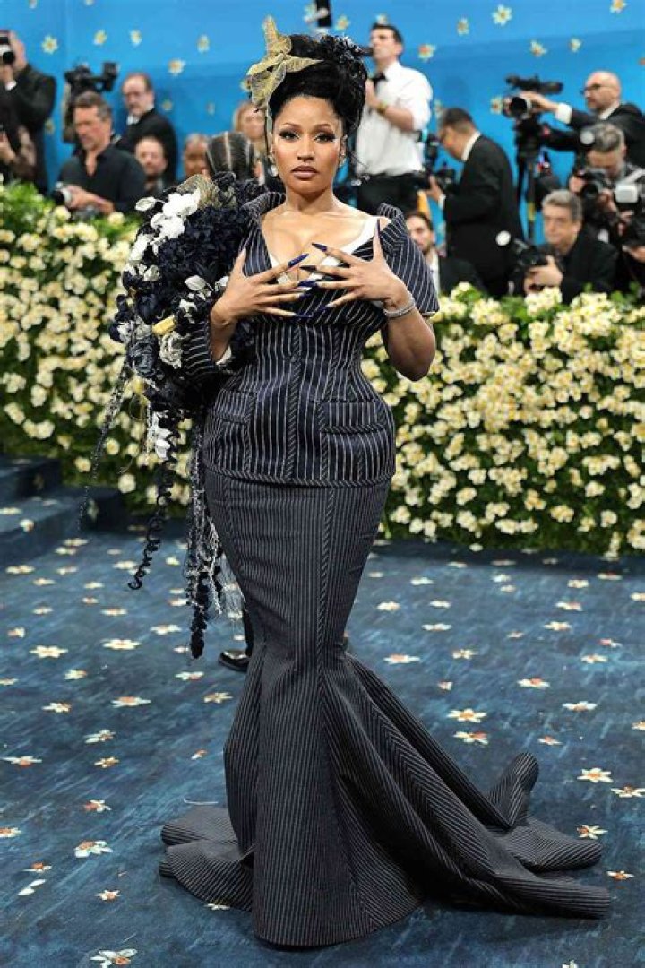 Nicki Minaj Met Gala Dress 2018 — Her Extravagant Red Gown – Hollywood Life