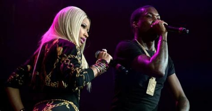 Nicki Minaj Releases ‘Yikes’ & Seemingly Shades Meek Mill – Hollywood Life