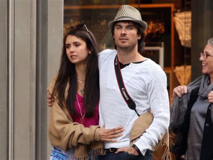 Nina Dobrev Talks About Elena Vs Bella And Says She Loves Edward!