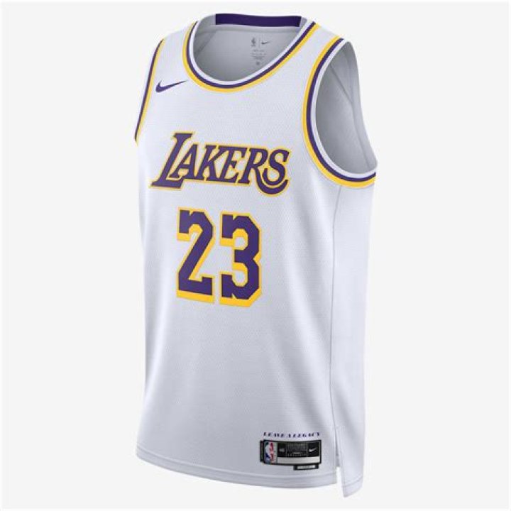 Olivia Culpo Honors Kobe Bryant By Wearing His #24 Lakers Jersey On Milan Runway