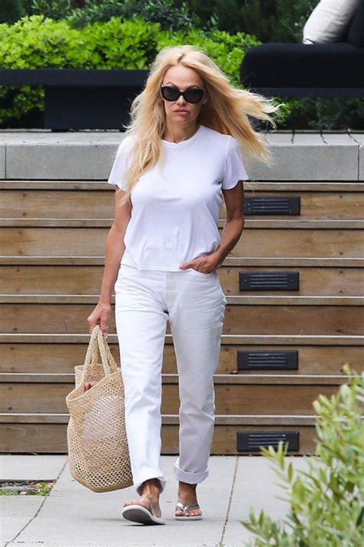 Pamela Anderson Rocks White T-Shirt & Matching Jeans In Malibu: Photos – Hollywood Life